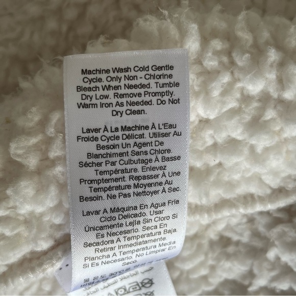 Pottery Barn Toddler Sherpa Robe 2T-3T - Picture 8 of 9